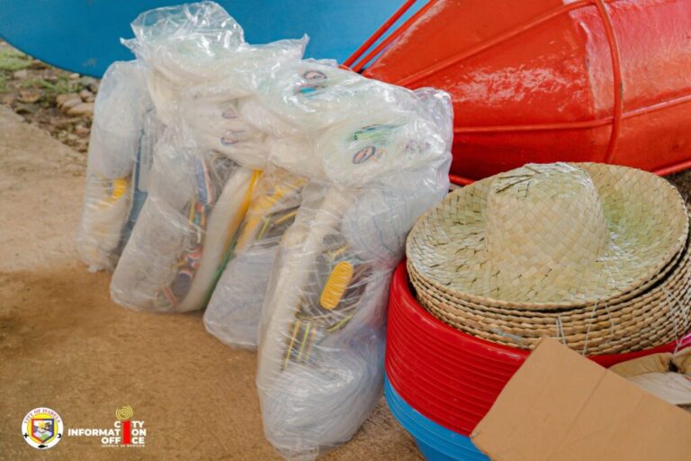 FISHERFOLK GROUPS RECEIVE LIVELIHOOD SUPPORT FROM BFAR
