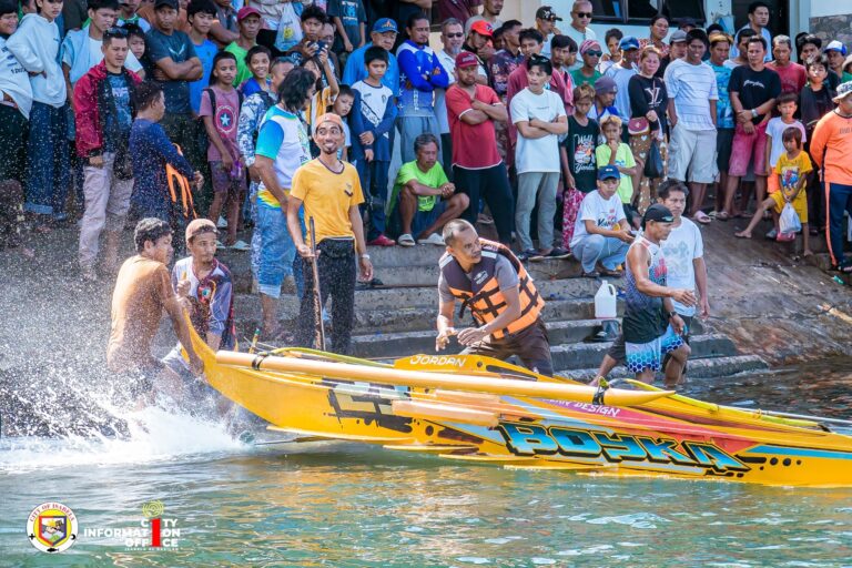 KAPANA-PANABIK NA KARERA NG MGA SAKAYAN, DINAGSA AT KINAGILIWAN