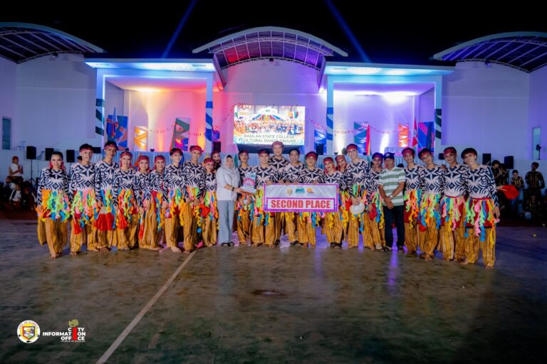 STRAYDAWGS CROWNED ISABAILE 2026 GRAND CHAMPION