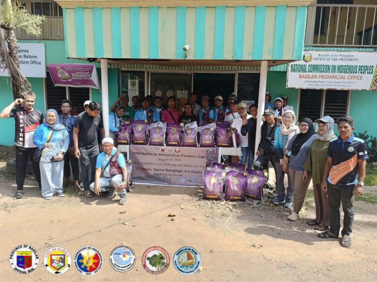 LGU-ISABELA CITY, KATUWANG ANG NCIP AT IPS, NAGKALOOB NG TULONG-BIGAS SA MGA KATUTUBONG PAMILYA